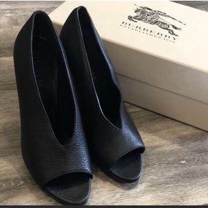 Burberry Haydons Black Grainy Leather Heels